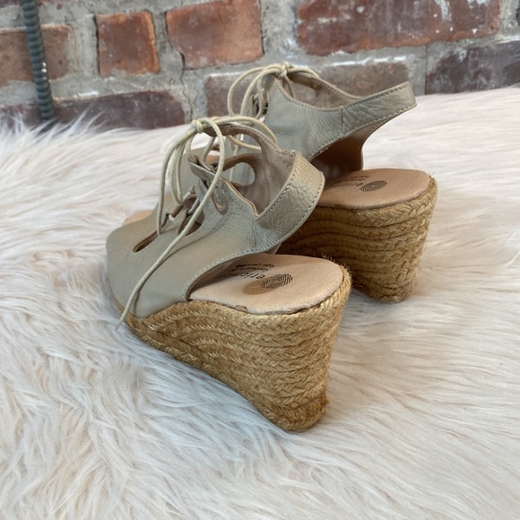 Eric Michael Taupe Leather Espadrille Wedges, Size 39 - Picture 12 of 14